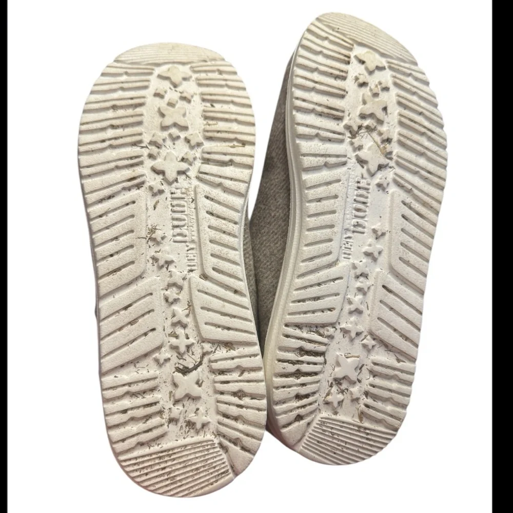 HeyDude size 9 women’s - excellent condition - Picture 4 of 5